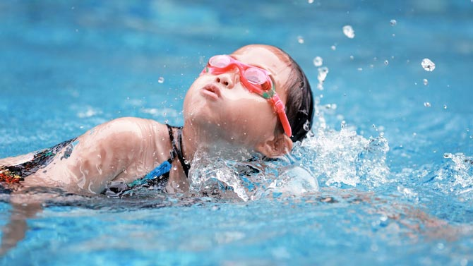 Kids swimming